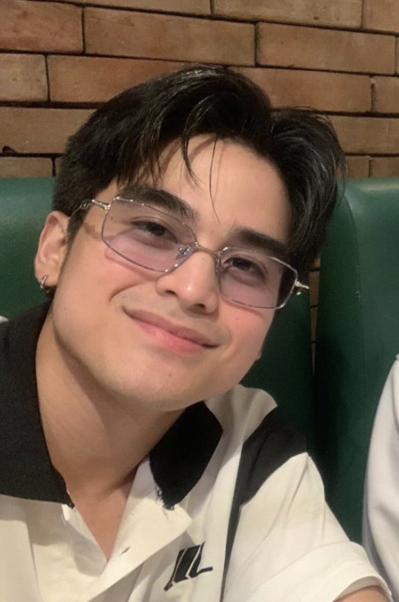 dearestwill's tweet image. grabeng mukha na to will ashley