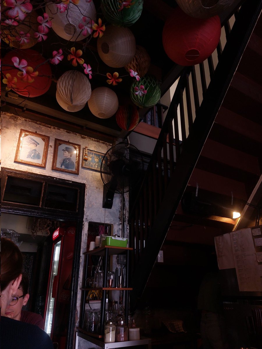 mongkhonaiam's tweet image. H cafe อยู่ตรงข้ามกับพิพิธบางลำพู ขนมปังโคตรไส้เลยแหละ ให้เยอะอร่อยมาก