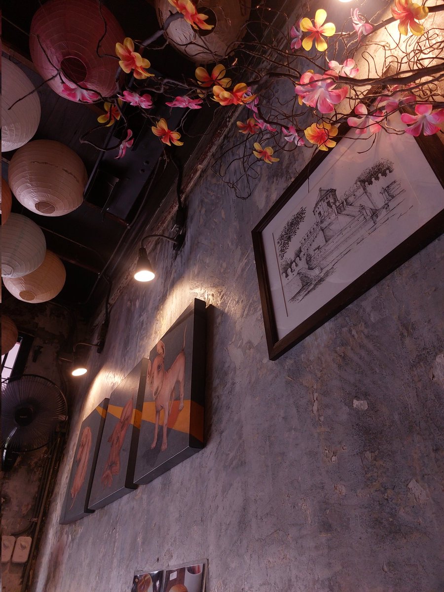 mongkhonaiam's tweet image. H cafe อยู่ตรงข้ามกับพิพิธบางลำพู ขนมปังโคตรไส้เลยแหละ ให้เยอะอร่อยมาก