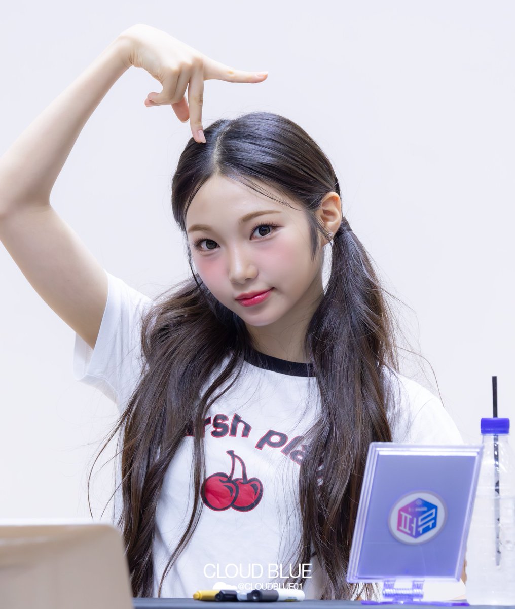 Cloudblue01's tweet image. 250727 KIIRAS
키라스 퍼스트뮤직 Fan sign
로아
#키라스 #KIIRAS #로아 #ROAH
