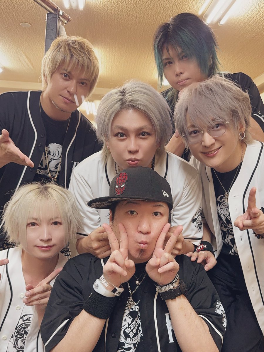 kingryoworld's tweet image. 取り急ぎ
2025.7.27@吉祥寺CRESCENDO
とても熱いフロアでした🦁👍
みんなありがとうやで〜!
そして今日はいつもKINGを支えてくれているヒロの誕生日🐷🎂💕
ヒロお誕生日おめでとうやで🎉