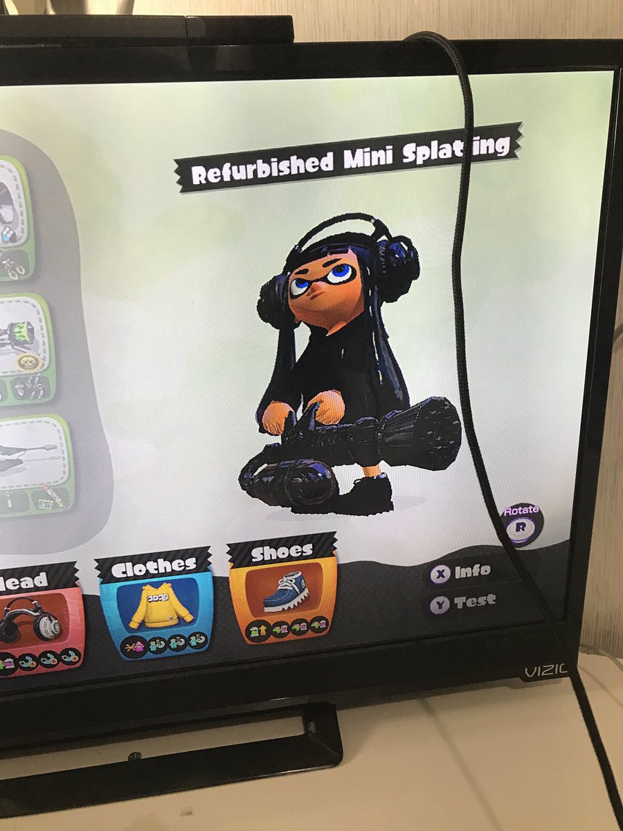 Delus1onL's tweet image. Wish i remember what i edited, but some setting change in the env files made a ton of things lose color immediately lol
The weird thing was it wasnt like “all gear” or “all weapons” but obscure things like the rainmaker’s shots would be black too?