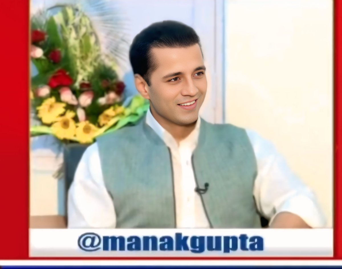 news_sprite's tweet image. तेज प्रताप यादव:- अभी एक नया सिनेमा लगा है जिसके लिए लड़का लड़की पागल हुआ है।
मानक गुप्ता:- सैयारा, देखा आपने
तेज प्रताप:- हम मॉल में गए हमने बोला जाकर देखते हैं कि सिनेमा है क्या कुछ देर के लिए
हम जैसे ही गए तो सैयारा मूवी छोड़कर सब लड़का लड़की हमारे पास आ गया फोटो खींचने के…