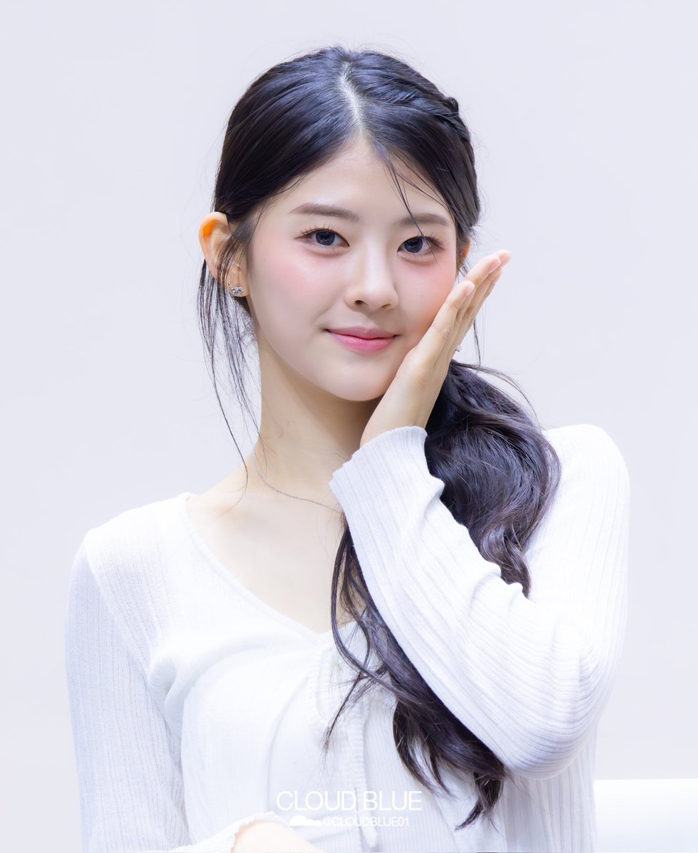 Cloudblue01's tweet image. 250727 KIIRAS
키라스 퍼스트뮤직 Fan sign
하린
#키라스 #KIIRAS #하린 #HARIN