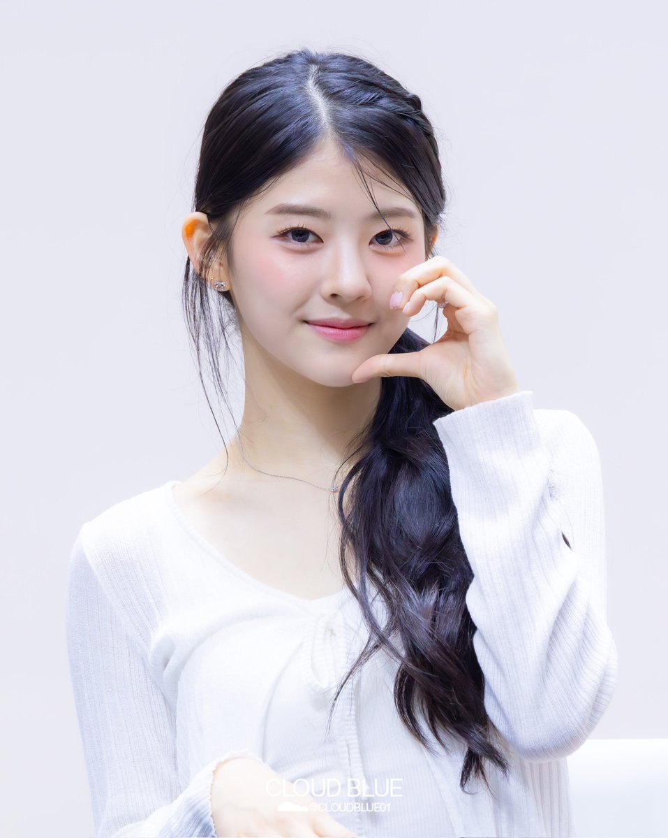 Cloudblue01's tweet image. 250727 KIIRAS
키라스 퍼스트뮤직 Fan sign
하린
#키라스 #KIIRAS #하린 #HARIN