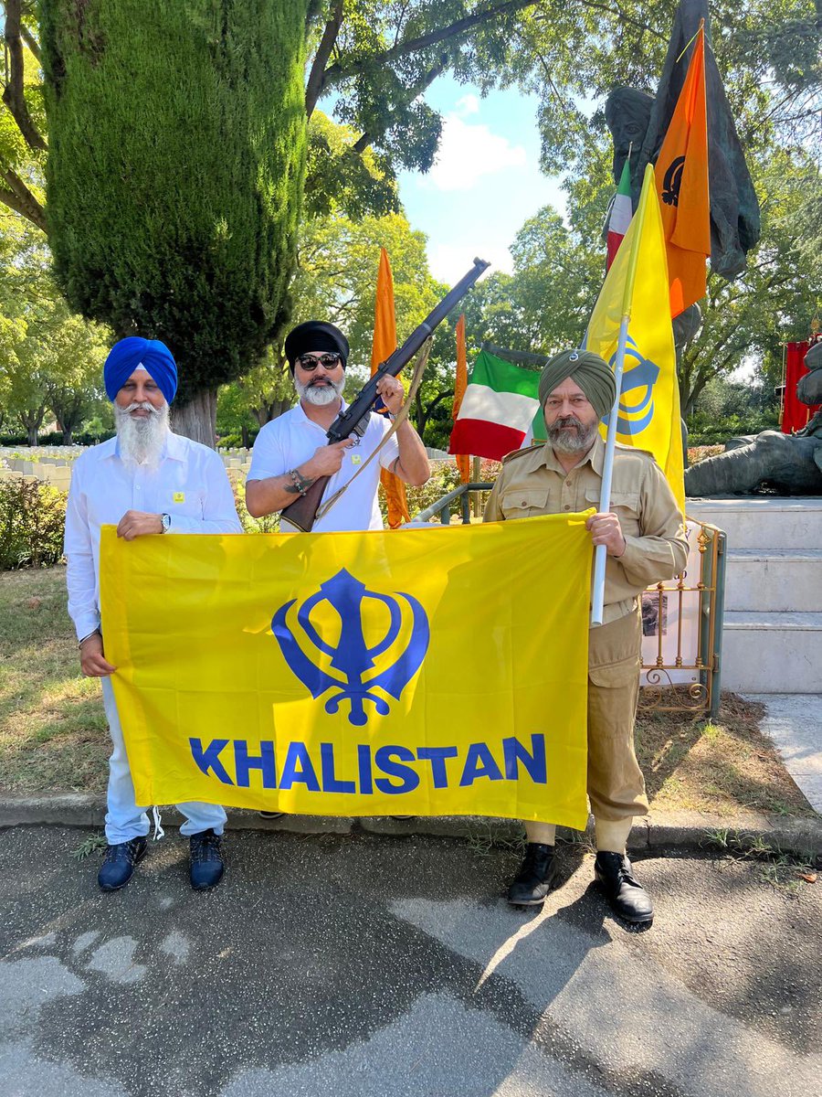 NyJagdeepsingh's tweet image. A ceremony was held in Italy to honor the Sikh soldiers who fought against Germany during World War II. Sikhs arrived carrying the Khalistan flag and urged Italy to now support the creation of Khalistan for Sikhs.