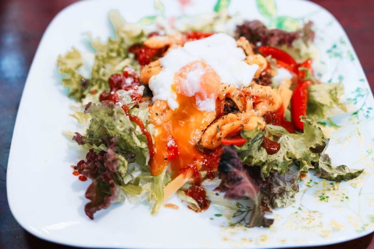 Keroro_Syogun's tweet image. PR
ピリ辛のタコライスに温泉たまご🥚は相性抜群でした😋
美味しいデザートと、本格的なコーヒー☕️をセットで楽しめるのも🙆♂️です
#覇薇可否道 (はらこーひーどう)さん
#飯塚市
#カフェ