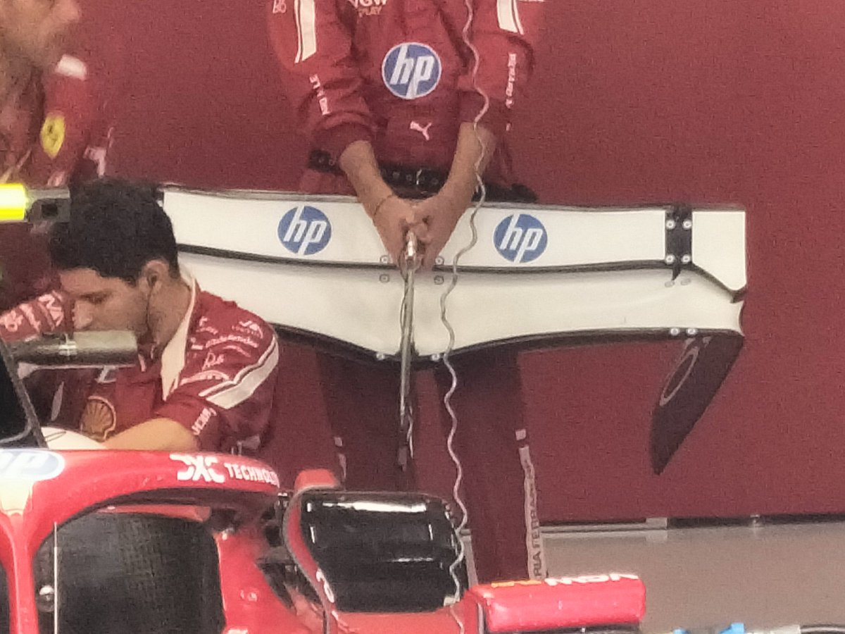 #Ferrari is mounting the higher downforce rear wing on #Hamilton's car
#F1 #BelgianGP #F1Tech