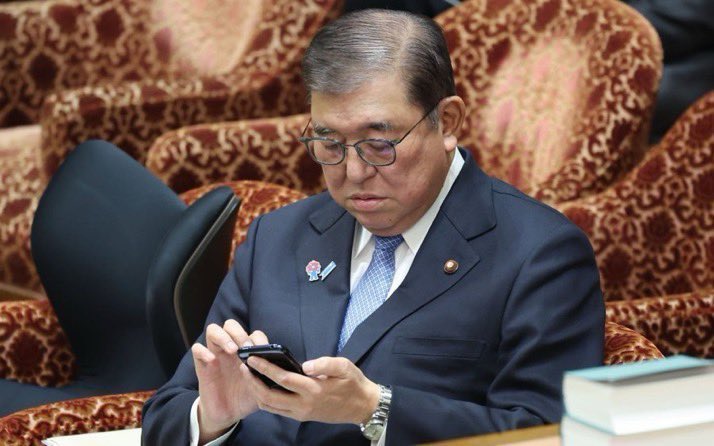 『（いちごマイクラ…？）』