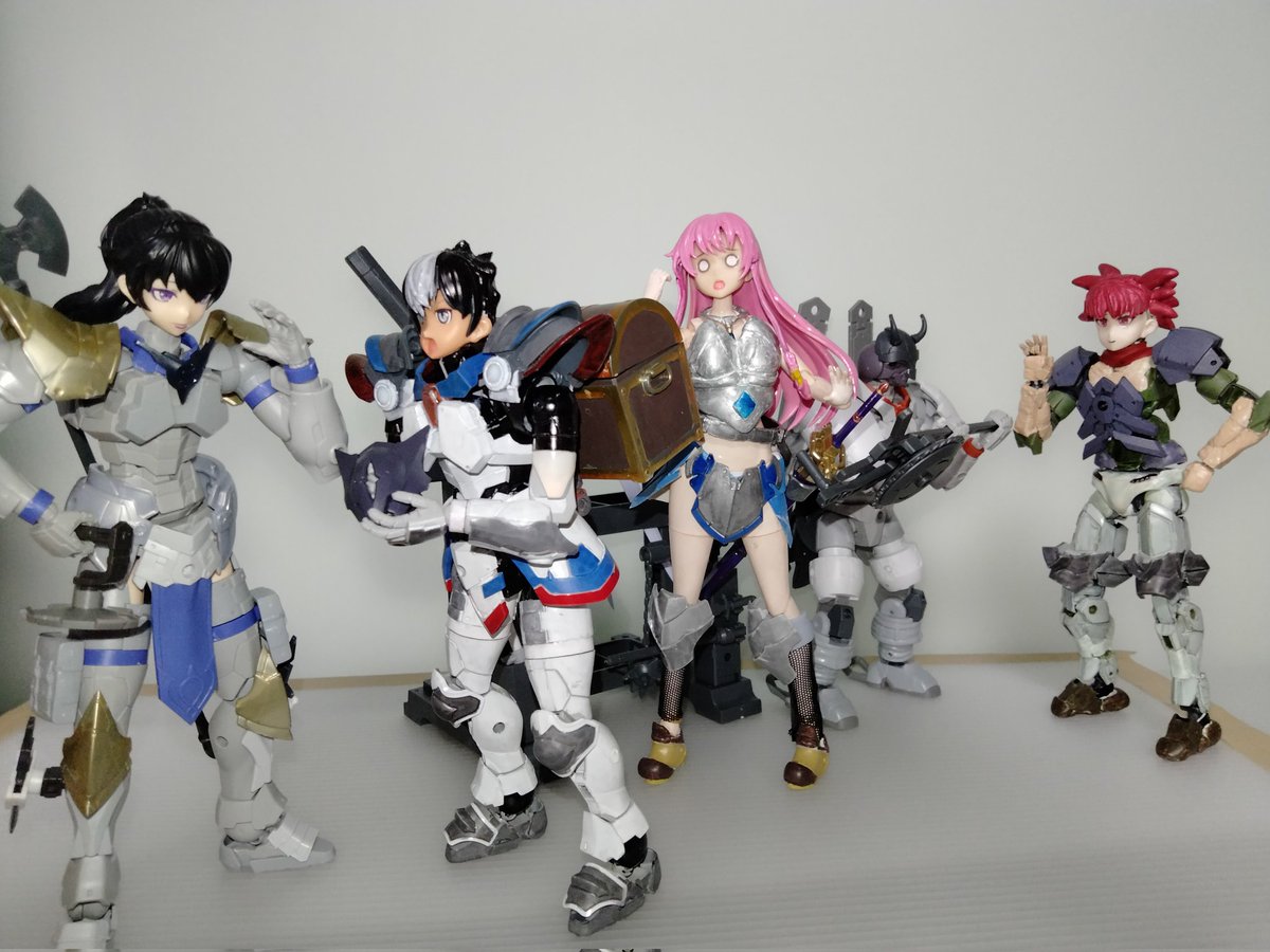goziyo's tweet image. 「アニキこんな武器どうです?」
「いや、俺は素手が武器だから」
「これいくらですか?」
「ふふっ少々値が張るわよ」
「無駄遣い禁止ーー!!💢」
#プラモデルライフ
#30ML #30MS #30MF
#創彩少女庭園