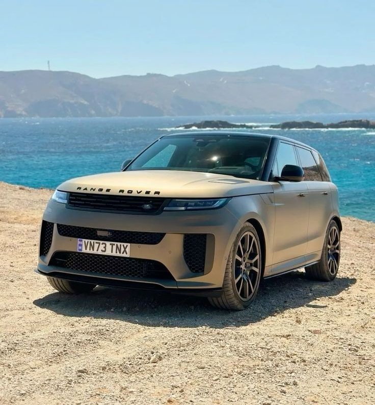 autochat360's tweet image. Drive one for the rest of your life. Which one?
Range Rover❤️ or GLS 600 MAYBACH🔁