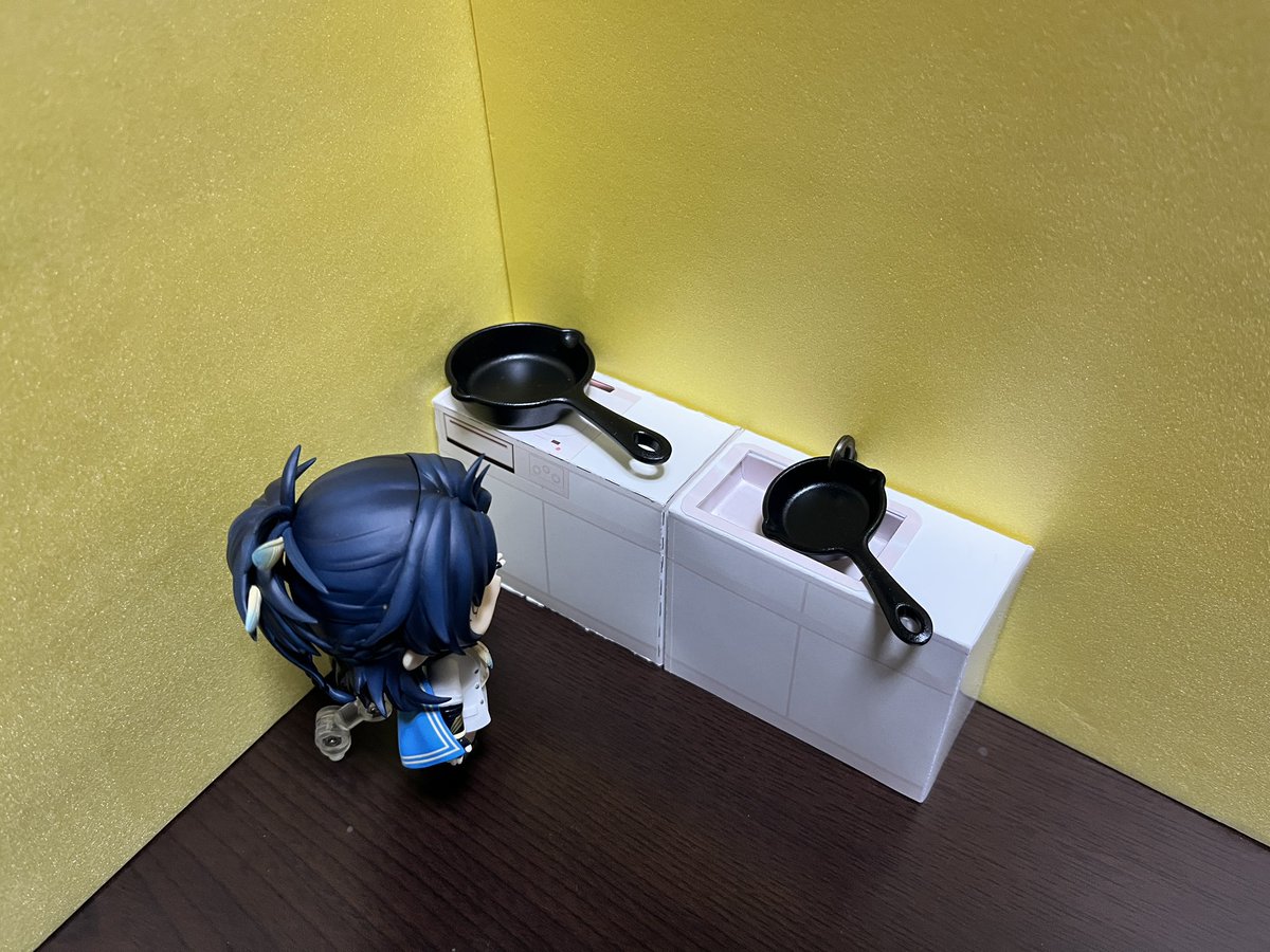 yousaikoubou's tweet image. セリアで小さいフライパンを買ってきたので
ついでにホビーショーで買ってきたミニチュアの整理をしていたのですが
ねんどろさん用にシンクとIHコンロ2cm位低くしたほうがいい気がしてきた
これも無料でダウンロードできます
蛇口はフックです
yousai.ocnk.net/phone/product/…