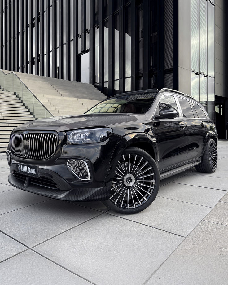 autochat360's tweet image. Drive one for the rest of your life. Which one?
Range Rover❤️ or GLS 600 MAYBACH🔁
