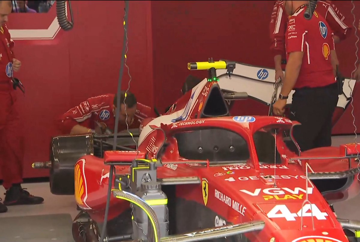 robertofunoat's tweet image. Cambio Ala sulla monoposto di Lewis Hamilton a maggior carico aerodinamico. #F1 #BelgiumGP #Ferrari #Hamilton #RearWing