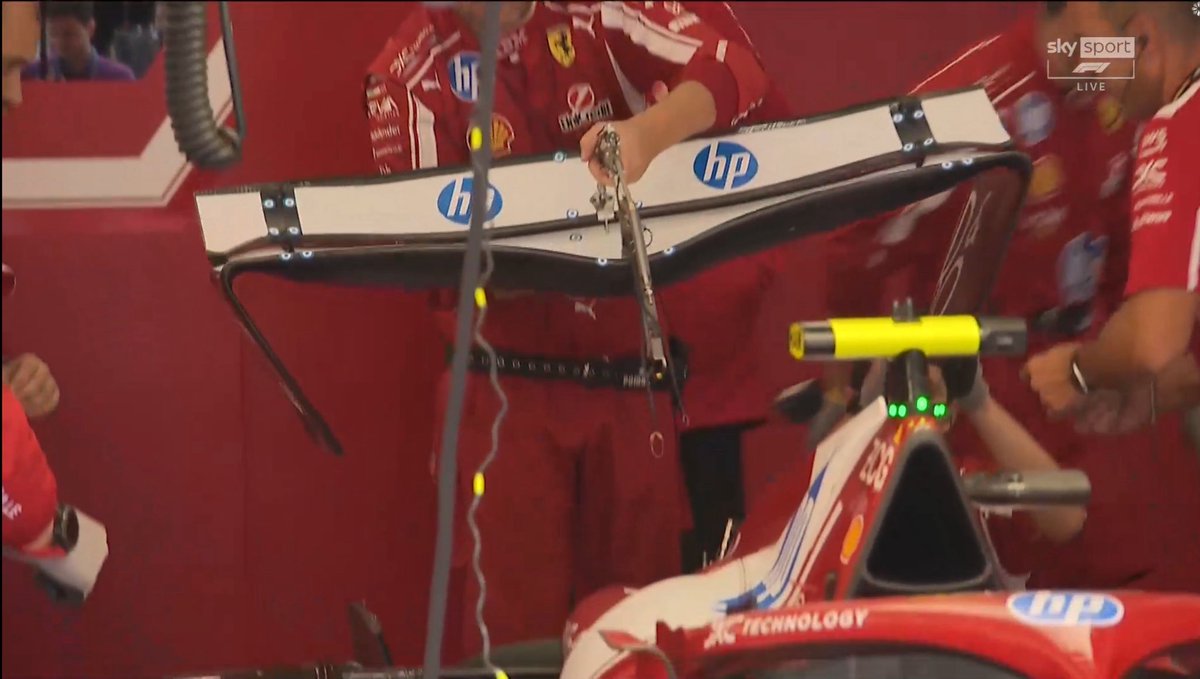 robertofunoat's tweet image. Cambio Ala sulla monoposto di Lewis Hamilton a maggior carico aerodinamico. #F1 #BelgiumGP #Ferrari #Hamilton #RearWing