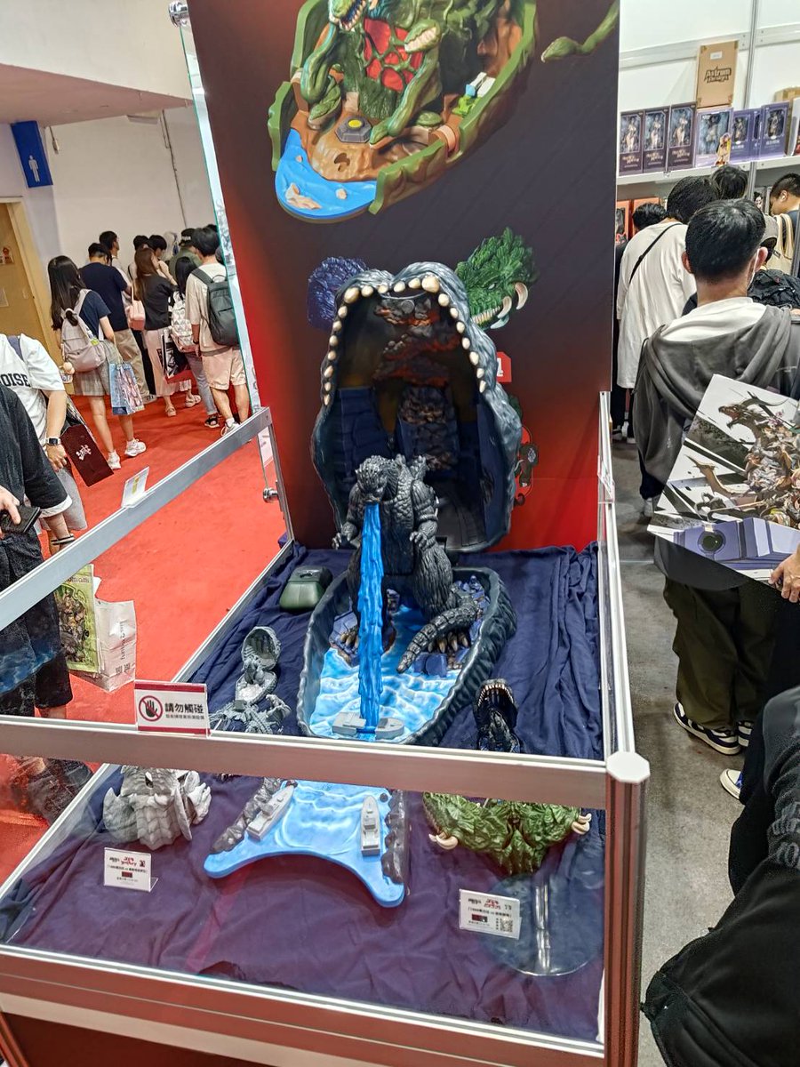 台北漫博一日快閃
這次沒有颱風斷我鐵路了😂
雖然不是第一次線下見到蕾米 原本還想說要不要說個假名的 沒想到直接被叫出來了😌
活動結束後花了一點時間去其他地方看看
總而言之 是很有趣的一天😄
#remiininder 
#花遊靈喚物語2025