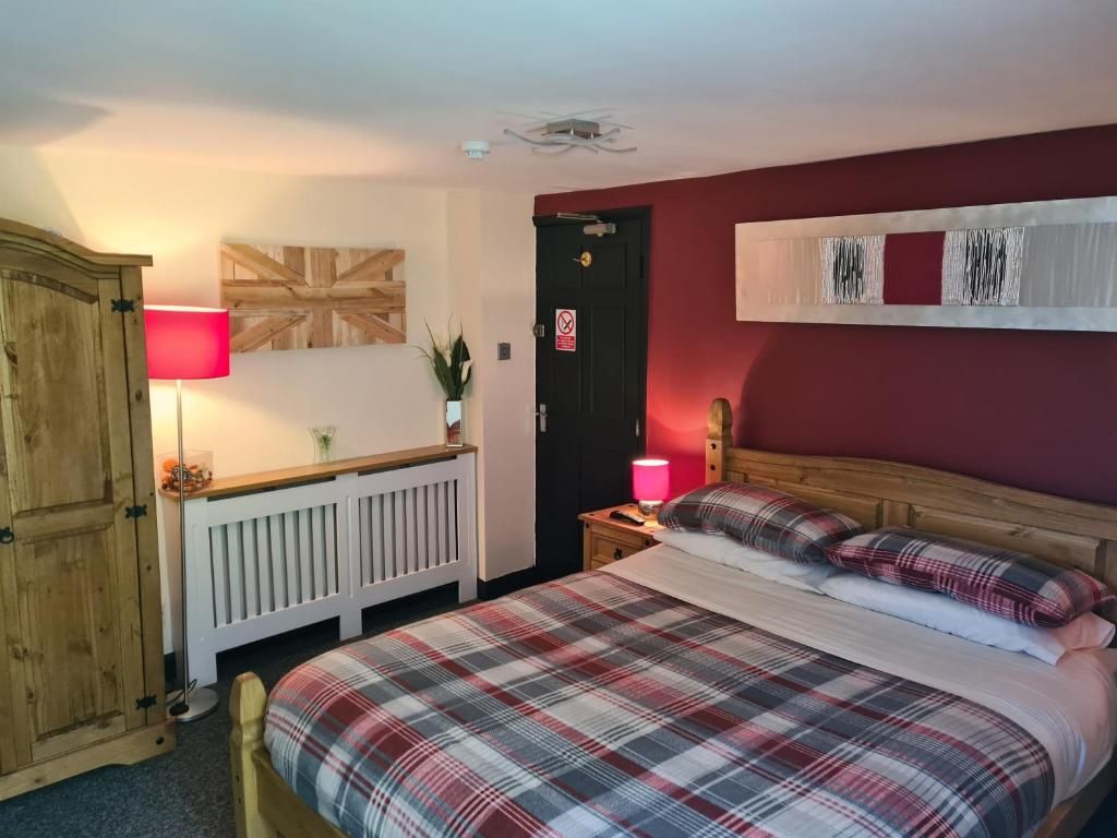 🏨 Whether visiting Nottingham for business, leisure or to attend one of the city's universities or hospitals, The Tudor Lodge Hotel offers a welcoming and convenient base for every guest.

Accepts 🐶 🐈 
weacceptpets.co.uk/Nottinghamshir…

#NottinghamStay #BusinessAndLeisure #Pets #Family
