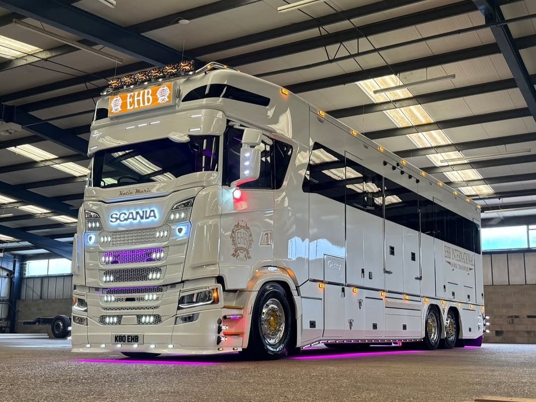 ScaniaUK's tweet image. This week, we're kicking off our exclusive Scania shoe charm giveaway. 🎉
This week, we're looking for pictures of customised #scania trucks. For a chance to win, leave a photo of your favourite customised Scania truck in the comments and we'll enter you into the draw.