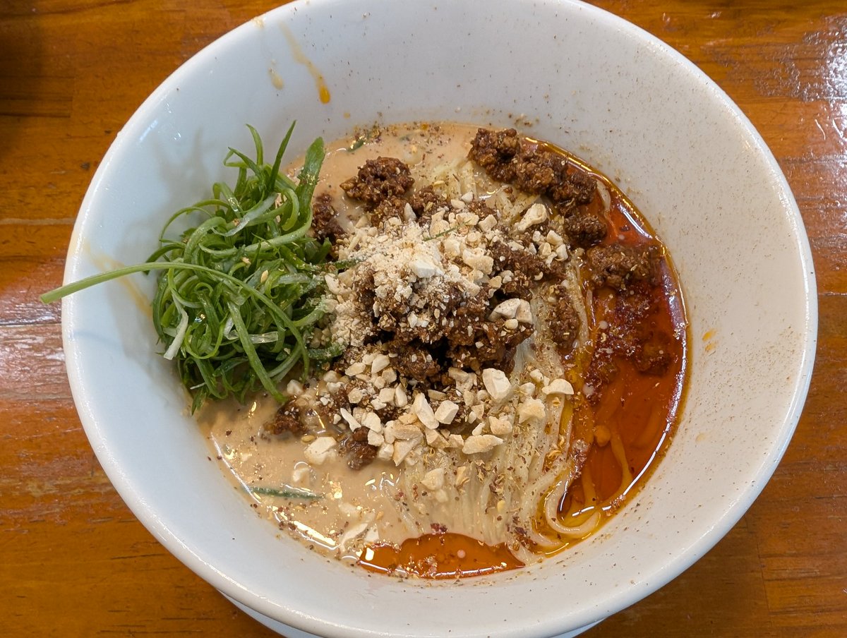 Televiken3rdGen's tweet image. #麺屋ばんだい
7/26㈯昼
冷やし豆乳担々麺×2杯
レアチャーシュー丼ダブル
高さんが冷やし豆乳ぅぅぅっていうから食べに行った🚗³₃
すっげー美味かった‼️めっちゃ美味いぞ高さんの冷やし豆乳担々麺😋
豆乳に鶏出汁の冷えっ冷えのスープに自家製辣油&自家製芝麻醬が融合…ってかめっちゃ最高美味い‼️