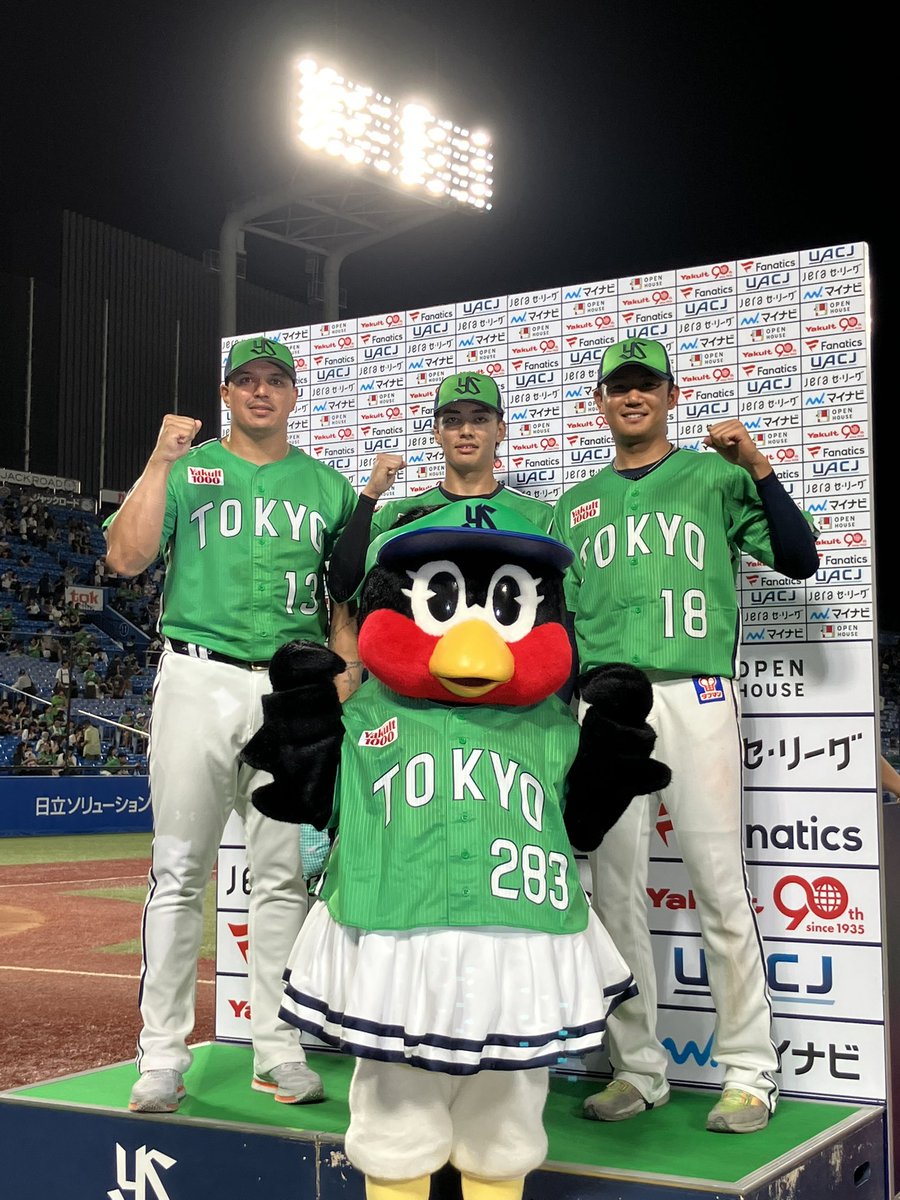 swallowspr's tweet image. 🟩本日のヒーロー🟩
7回2失点、無四球で2勝目
　#奥川恭伸 投手
同点ホームラン　#オスナ 選手
勝ち越しタイムリー　#伊藤琉偉 選手

#swallows #捲土重来