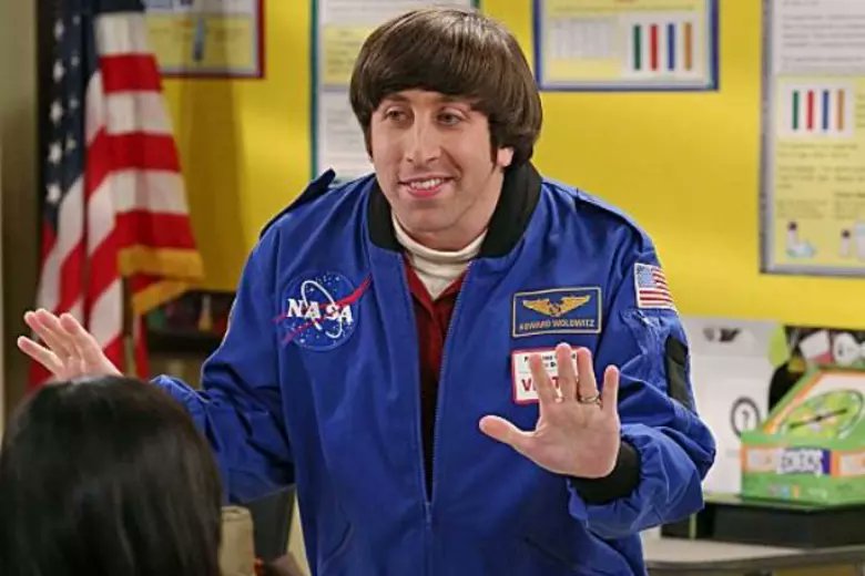 TDLipinski's tweet image. Ci astronauci, którzy ciągle chodzą w tej samej kurtce, to chyba pierdolnięci są.
Ale Howard przynajmniej robił pogadanki o swoim locie, a nie łaził z żoną po wiecach partyjnych.