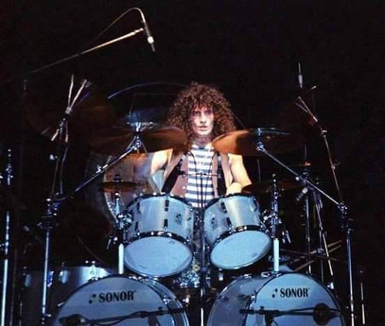 DeepPurplePod's tweet image. On this day in 1955 Bobby Rondinelli was born. Rondinelli played on two Rainbow albums as well as serving as drummer for Quiet Riot and Black Sabbath. What are your favorite Rondinelli tracks, performances, or albums? Happy birthday, Bobby!