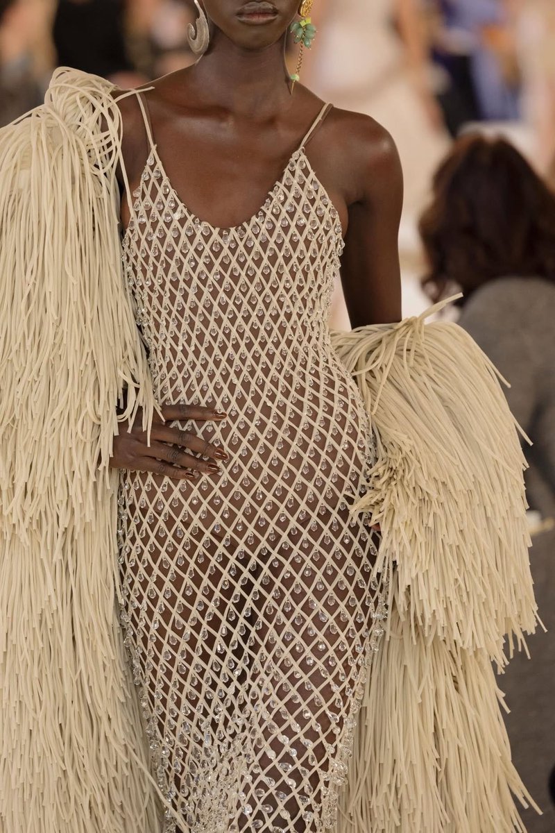 fash__ion0's tweet image. SCHIAPARELLI 2025