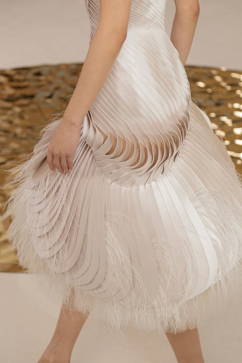 fash__ion0's tweet image. SCHIAPARELLI 2025