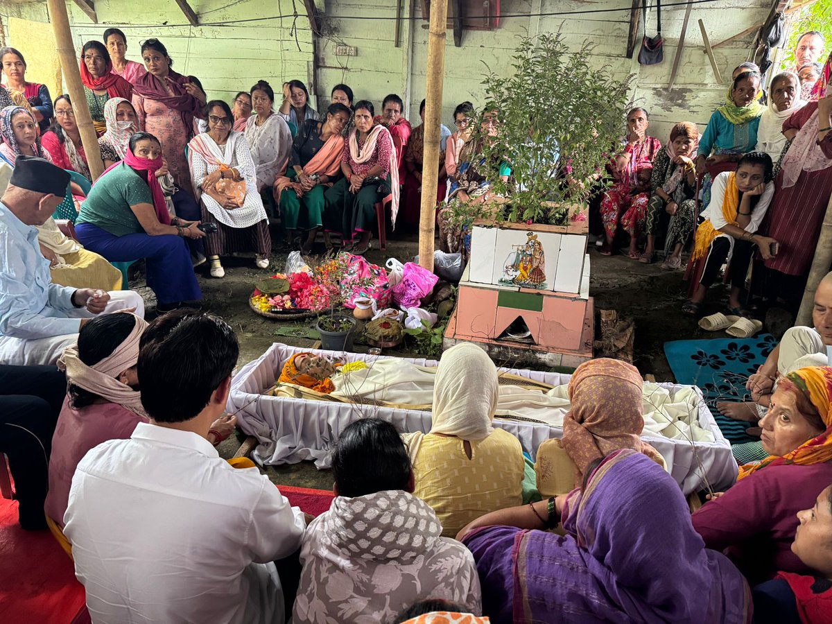 RajuBistaBJP's tweet image. Today, we attended the last rites of our Grand Mother (Hajur Ama) Purnakala Bista in our ancestral village of Charhajare in Kangpokpi district of Manipur.
