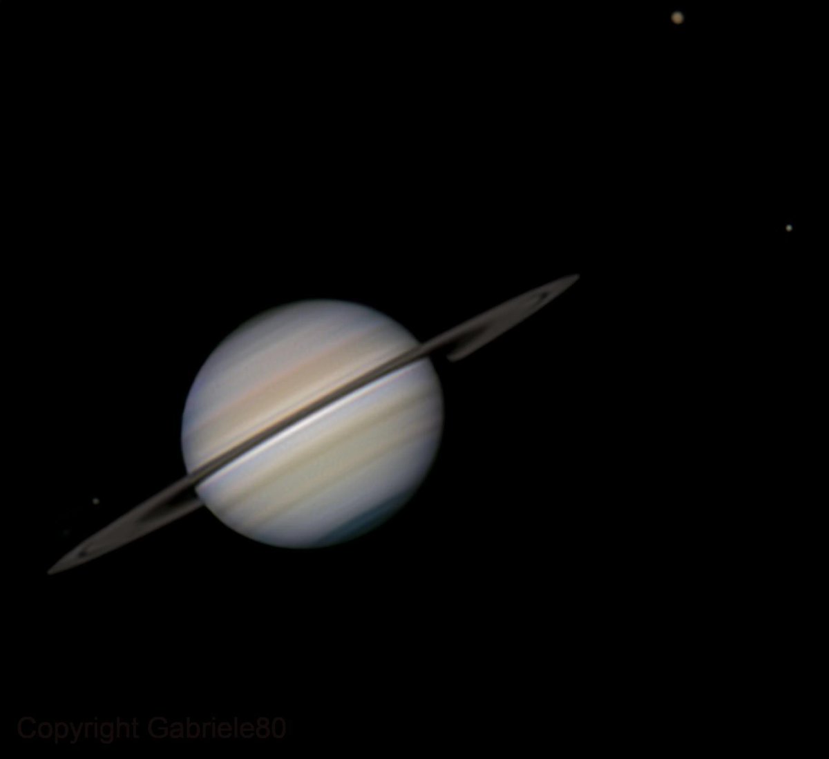 AstroBin_com's tweet image. AstroBin's Image of the Day: "Saturn & Titan, Rhea, Tethys, Enceladus 19/07/2025" by Gabriele D'Orazio
astrobin.com/asq6pt/
#astrophotography