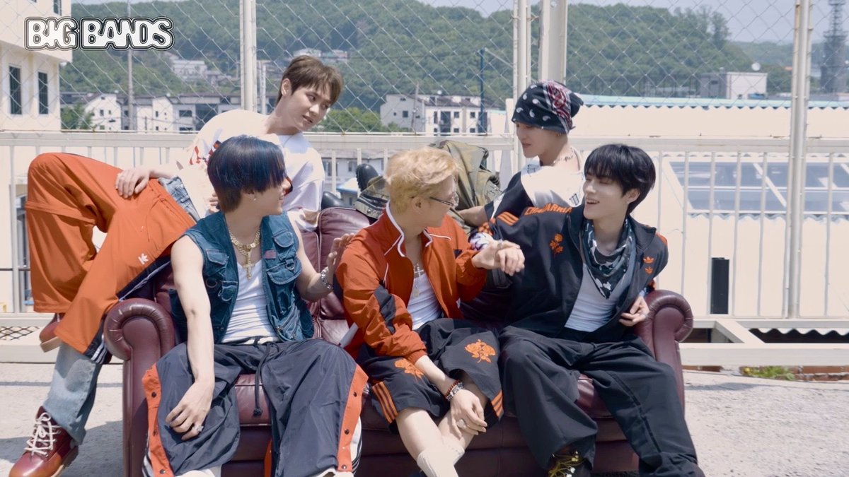 NCT_OFFICIAL_JP's tweet image. WayV 威神V 'BIG BANDS' Mood Film & Jacket Behind the Scenes
youtu.be/ZJi5Ep1V1sk
#MoodFilm #Jacket #Behind
#WayV #威神V #BIGBANDS
#WayV_BIGBANDS