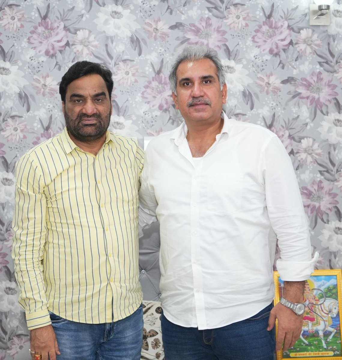JAGDISH BENIWAL BAYTU (@jagdishbeniwalb) on Twitter photo рдкреВрд░реНрд╡рд╡рд░реНрддреА рд░рд╛рдЬрд╕реНрдерд╛рди рд╕рд░рдХрд╛рд░ рдХреЗ рд╕рдордп рдмрдВрдЬрд░ рднреВрдорд┐ рд╡рд┐рдХрд╛рд╕ рдмреЛрд░реНрдб рдХреЗ рдЕрдзреНрдпрдХреНрд╖ , рдЬреАрдЬрд╛ рд╢реНрд░реА рд╕рдВрджреАрдк рдЪреМрдзрд░реА рдХреЛ рдЬрдиреНрдо рджрд┐рд╡рд╕ рдХреА рд╣рд╛рд░реНрджрд┐рдХ рдмрдзрд╛рдИ рдПрд╡рдВ рд╢реБрднрдХрд╛рдордирд╛рдПрдВ ..!!
рдЙрдЬреНрдЬрд╡рд▓ рд░рд╛рдЬрдиреИрддрд┐рдХ рднрд╡рд┐рд╖реНрдп рдХреА рдордВрдЧрд▓рдХрд╛рдордирд╛рдПрдВ рдЬреАрдЬрд╛ рд╢реНрд░реА ЁЯЩП
<a href="/sandeepinc_/">Sandeep Singh Choudhary</a> рдкреВрд░реНрд╡рд╡рд░реНрддреА рд░рд╛рдЬрд╕реНрдерд╛рди рд╕рд░рдХрд╛рд░ рдХреЗ рд╕рдордп рдмрдВрдЬрд░ рднреВрдорд┐ рд╡рд┐рдХрд╛рд╕ рдмреЛрд░реНрдб рдХреЗ рдЕрдзреНрдпрдХреНрд╖ , рдЬреАрдЬрд╛ рд╢реНрд░реА рд╕рдВрджреАрдк рдЪреМрдзрд░реА рдХреЛ рдЬрдиреНрдо рджрд┐рд╡рд╕ рдХреА рд╣рд╛рд░реНрджрд┐рдХ рдмрдзрд╛рдИ рдПрд╡рдВ рд╢реБрднрдХрд╛рдордирд╛рдПрдВ ..!!
рдЙрдЬреНрдЬрд╡рд▓ рд░рд╛рдЬрдиреИрддрд┐рдХ рднрд╡рд┐рд╖реНрдп рдХреА рдордВрдЧрд▓рдХрд╛рдордирд╛рдПрдВ рдЬреАрдЬрд╛ рд╢реНрд░реА ЁЯЩП
<a href="/sandeepinc_/">Sandeep Singh Choudhary</a>
