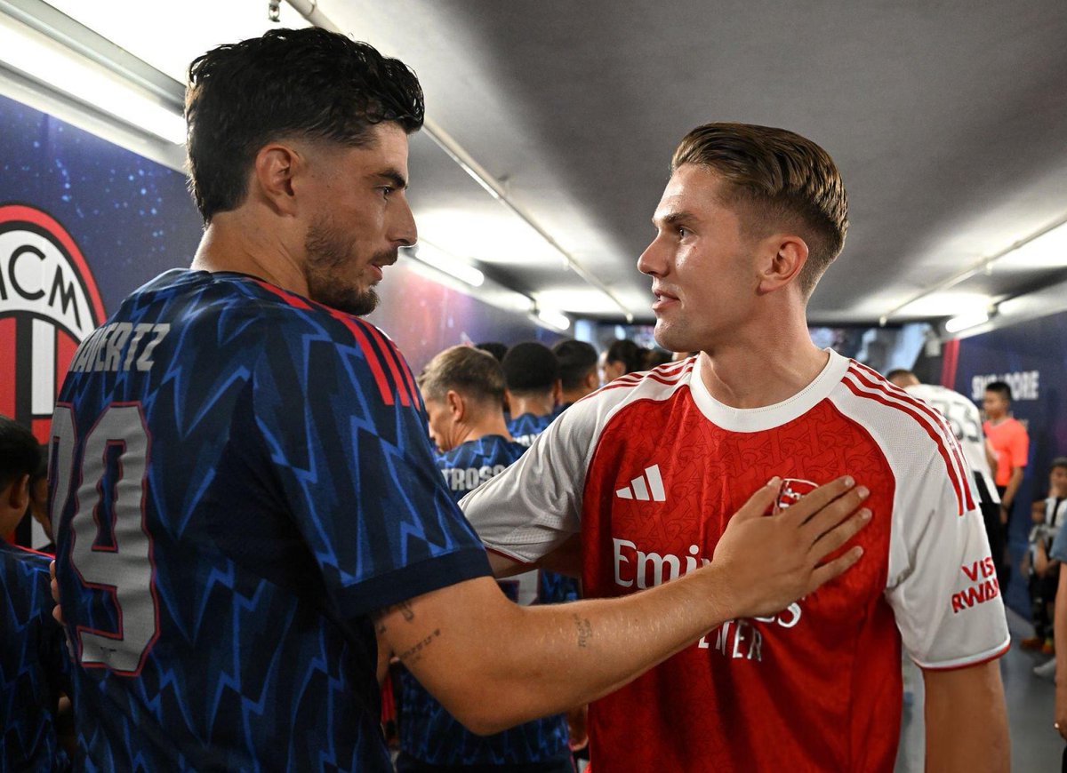 The Arsenal strikers. 🧬❤️