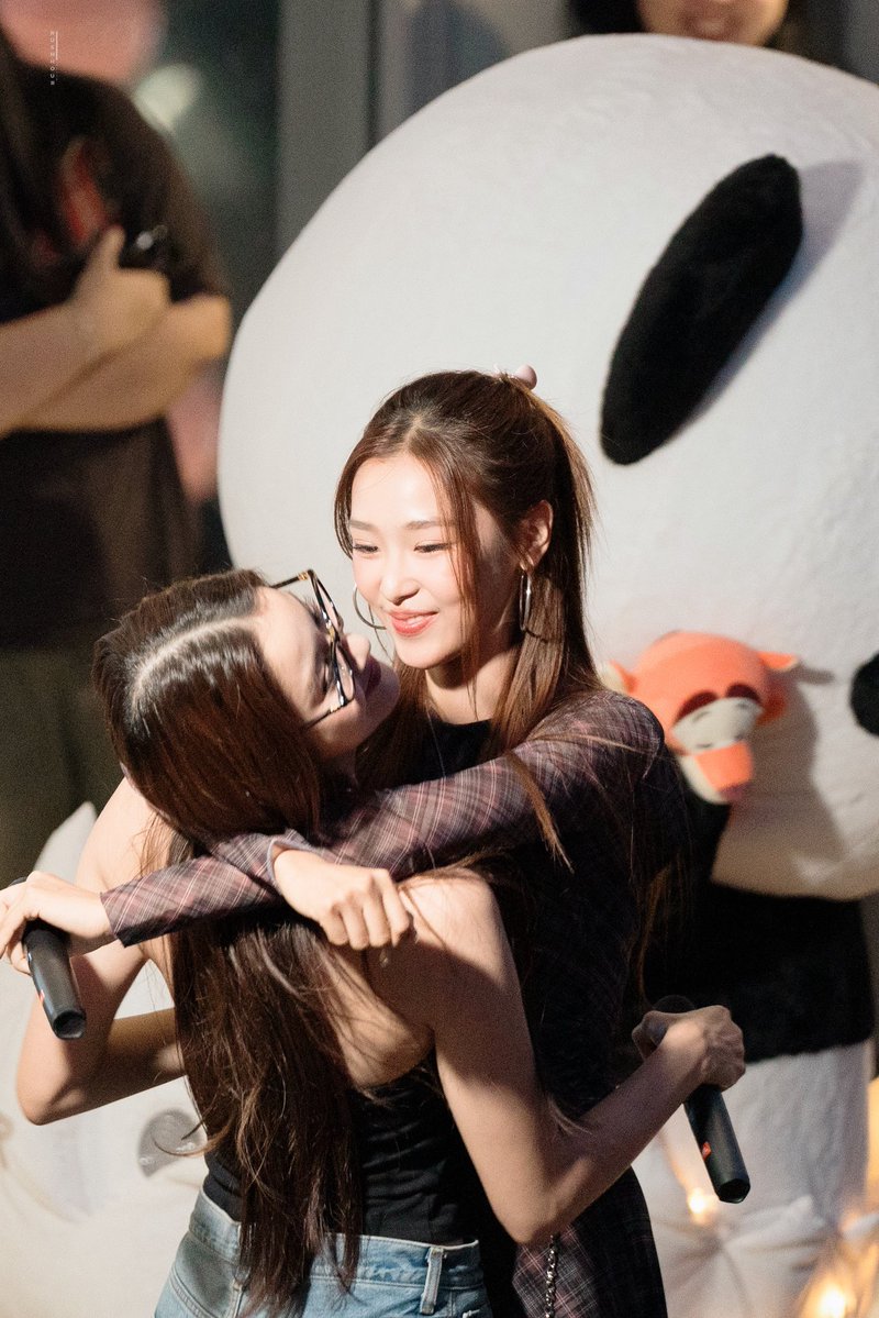 rushhour39's tweet image. เขินแทนลูน่า
#มหกรรมนิยายนานาชาติ2025xNF
#NamtanFilm #น้ำตาลฟิล์ม
