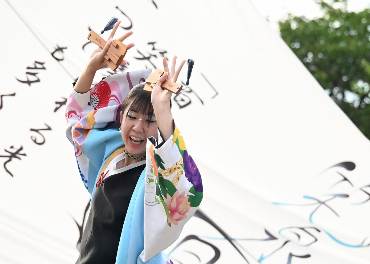 44982441shimu's tweet image. 能代市役所さくら庭で行われている   
夏だ！ビアガーデン屋台村2025にて

笑泉百景　その１