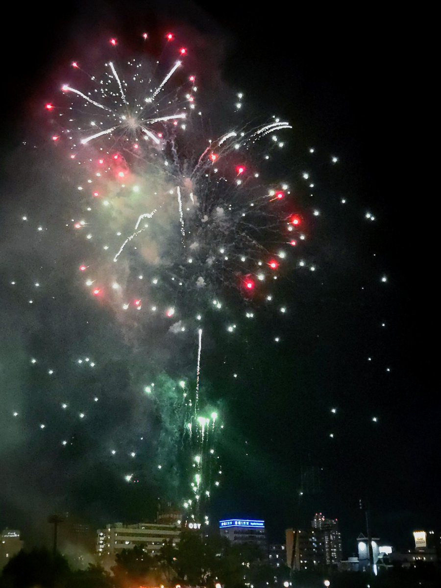 noblemindedness's tweet image. たまや、かぎや