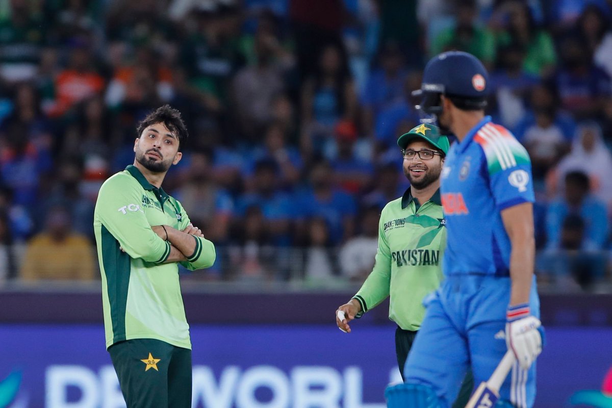 CallMeSheri1_'s tweet image. Q: "Which player would you want to be in front of you so you could express your anger through boxing?"
Abrar Ahmed: Shikhar Dhawan.