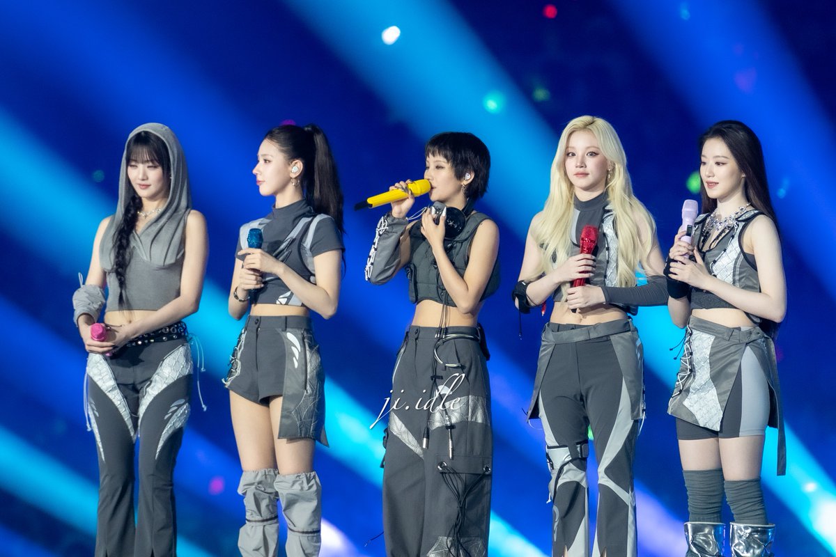 ji_idle's tweet image. 250727 SBS Gayo Daejeon
#IDLE #์์ด๋ค
#๋ฏธ์ฐ #๋ฏผ๋ #์์ฐ #์ฐ๊ธฐ #์ํ
#MIYEON #MINNIE #YUQI #SOYEON #SHUHUA