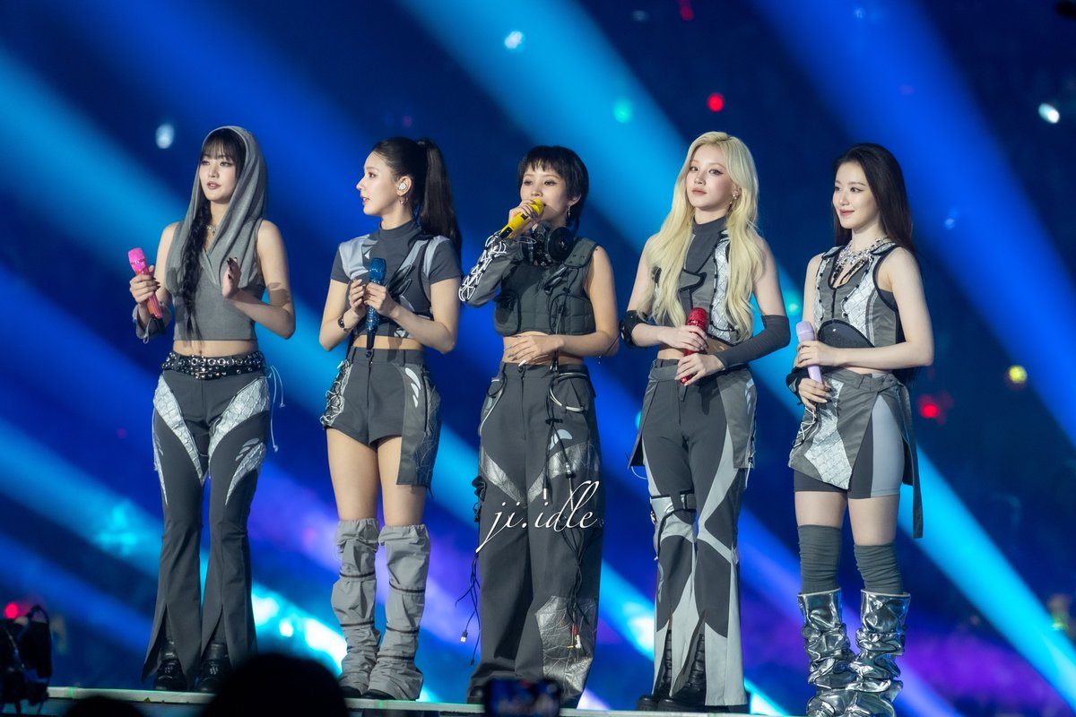 ji_idle's tweet image. 250727 SBS Gayo Daejeon
#IDLE #์์ด๋ค
#๋ฏธ์ฐ #๋ฏผ๋ #์์ฐ #์ฐ๊ธฐ #์ํ
#MIYEON #MINNIE #YUQI #SOYEON #SHUHUA