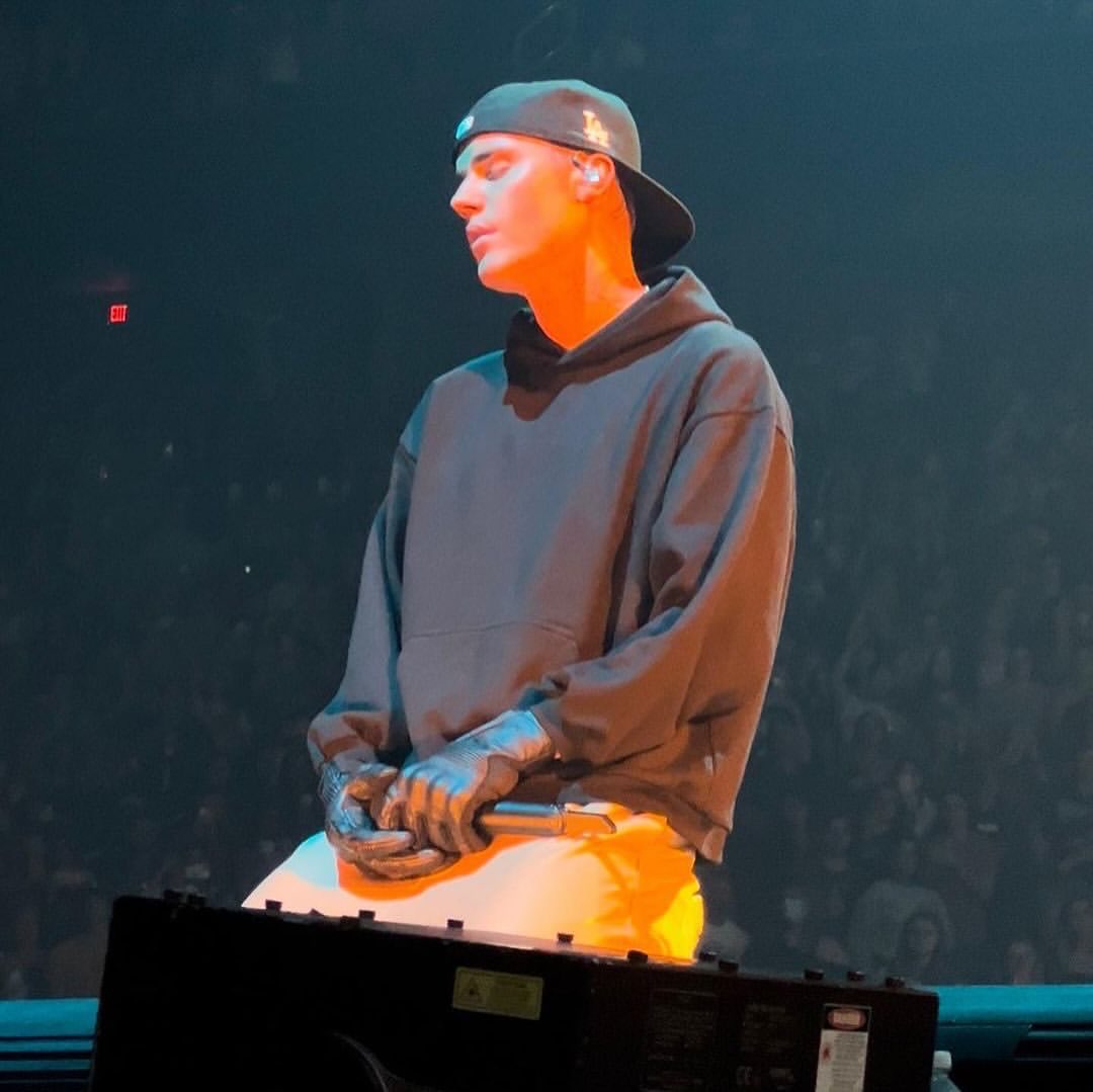 JDBieberDumps's tweet image. Justin Bieber performing for Justice Tour at the Greensboro Complex in North Carolina
(April 5, 2022)