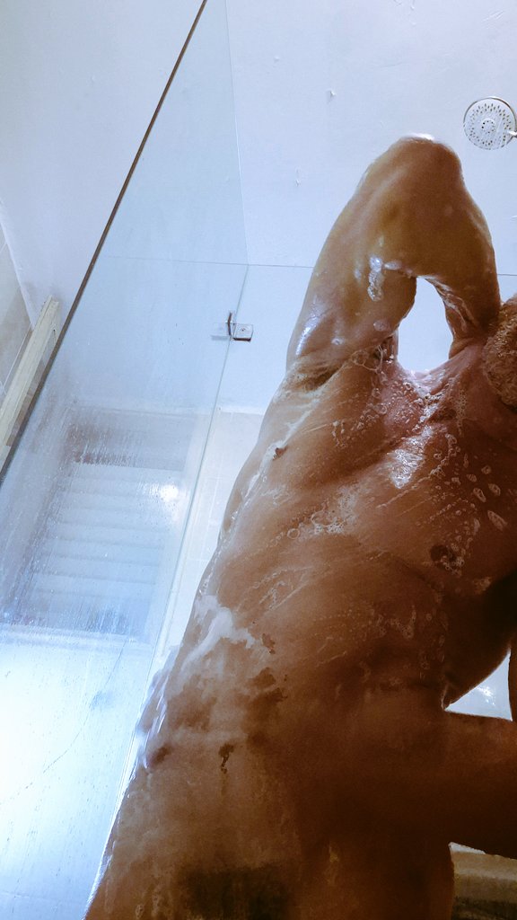 Help me get the soap off

#פידגייז #פידלילה