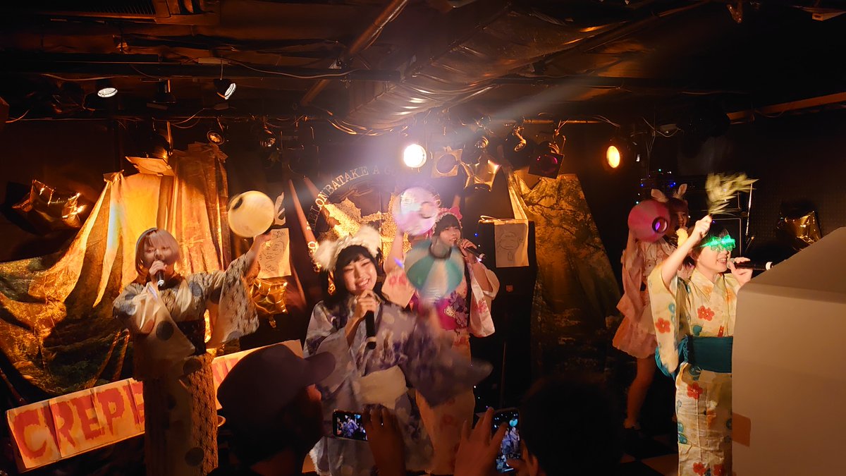 takuya_sakasama's tweet image. 背中に血ぃ付いてる言われた
何で現場で血が流れるんだ!
(言ってみたかっただけ)
盆踊りしたり平和な現場でした。
#クレープショー53