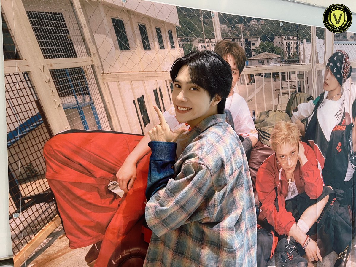 250727 #WayV weverse update with #HENDERY