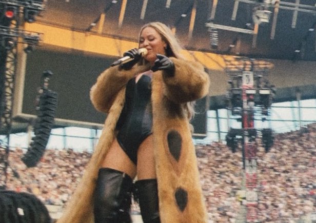 beyswede's tweet image. i love you Cowboy Carter Tour