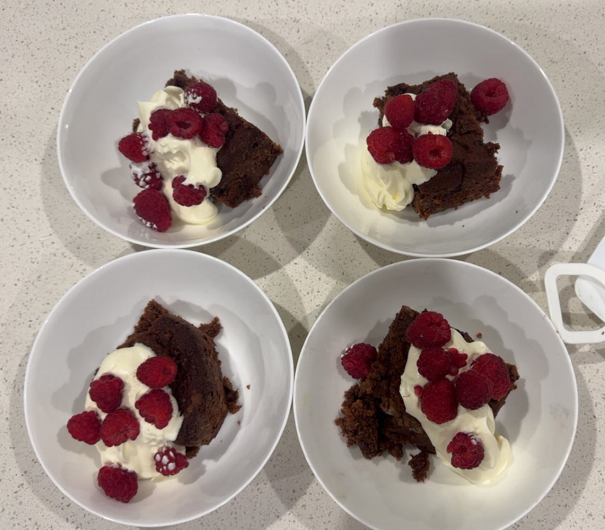 Preetkanwal05's tweet image. When friends come over, dessert isn’t optional — it’s tradition🍰❤️