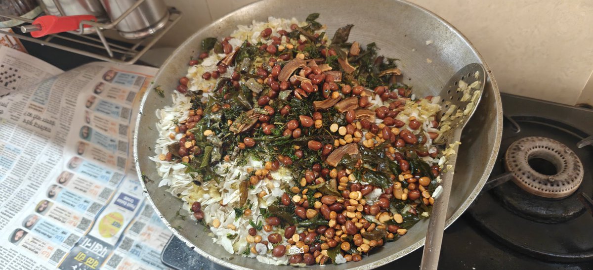 swatigar's tweet image. The home made chivda.. Maharashtra, Madhya Pradesh..... ..Indian .. Should get a GI tag❤️❤️