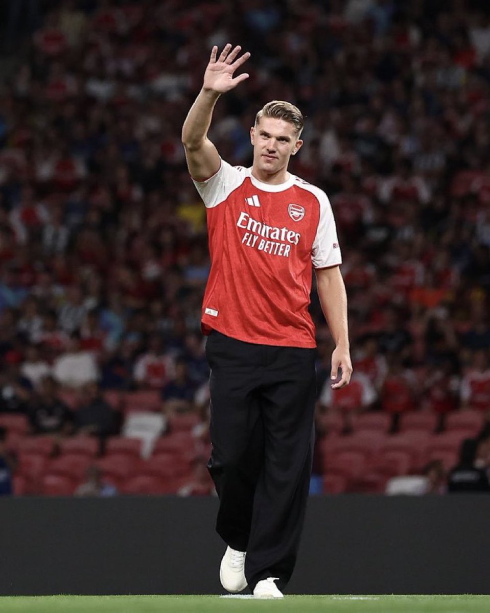 Maleekback's tweet image. Hi Arsenal fans 

#ARSNEW