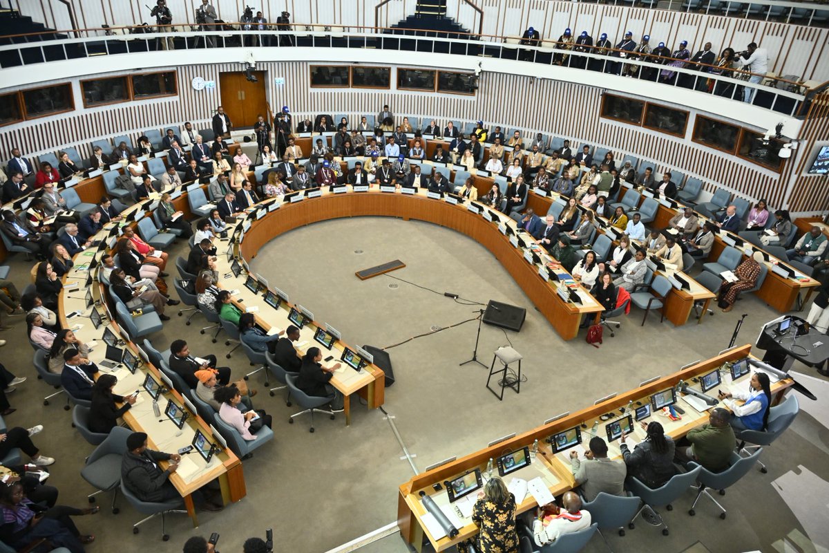 ECA_OFFICIAL's tweet image. The side event “Young people as changemakers: How art and creativity are driving change and sustainable food systems” organized by the Governments of #Italy and #Ethiopia and UN SDG Action Campaign kicked off at #AfricaHall, Addis Ababa, Ethiopia.
#FoodSystems
#UNFSS+4