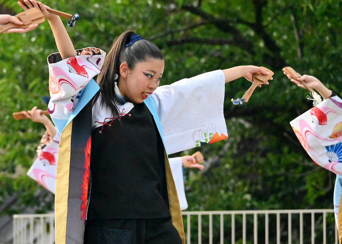 44982441shimu's tweet image. 能代市役所さくら庭で行われている   
夏だ！ビアガーデン屋台村2025にて

笑泉百景　その１