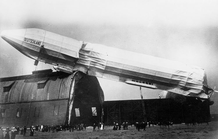 simonharley's tweet image. For some reason I had a nightmare involving a rigid airship last night, involving climbing a ladder to it while it was high off the ground. I’m terrified of heights, so God knows what I ate yesterday to create such a hideous vision.